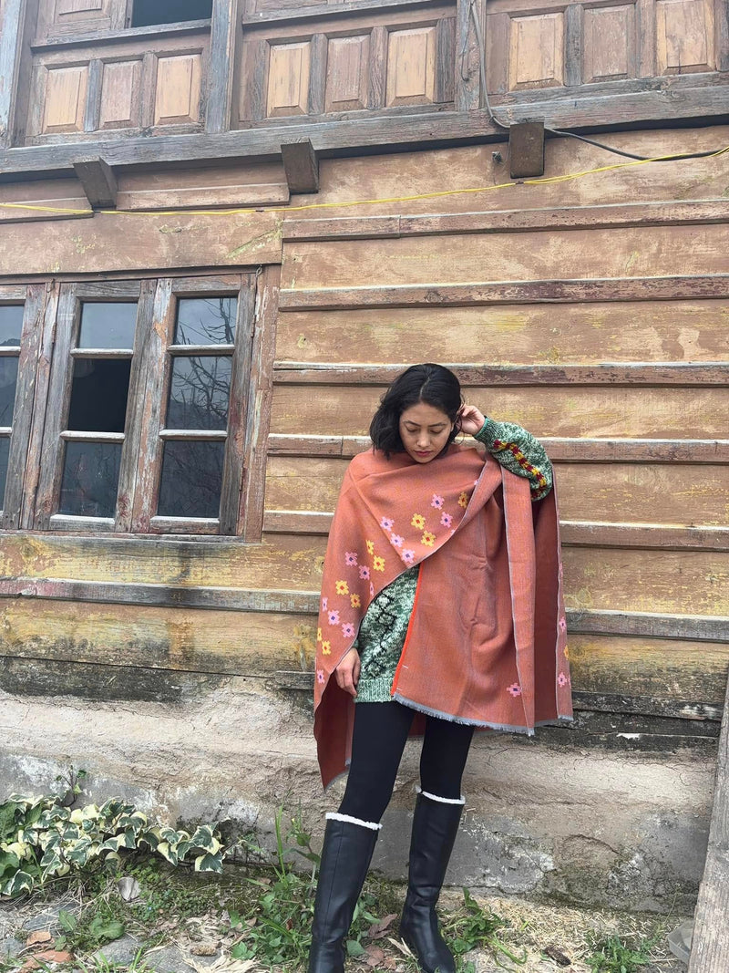 himalayan poncho (front open)