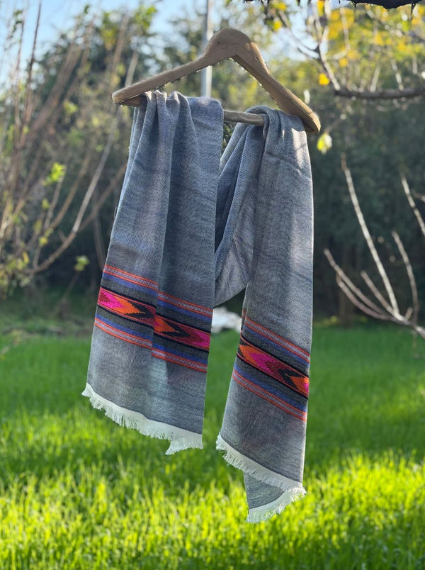 himalayan celebration black white kenchu